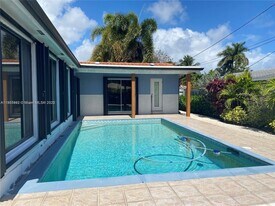 1750 NE 40th Pl in Oakland Park, FL - Building Photo