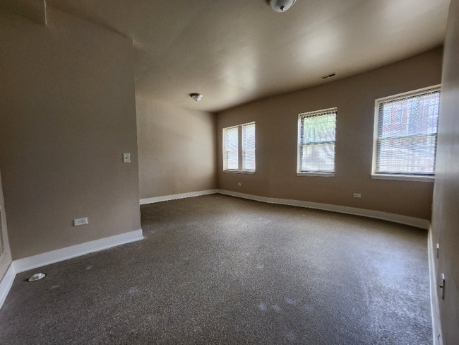 property at 4838 W Adams St