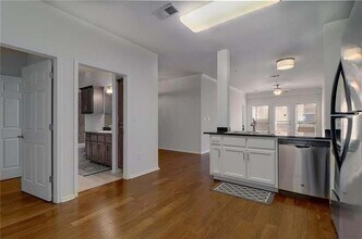 910 W 25th St, Unit Gallelio 208 in Austin, TX - Building Photo - Building Photo