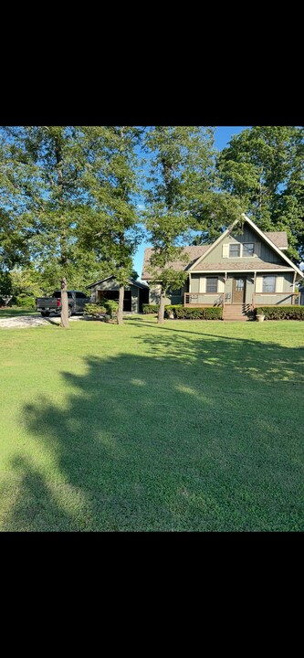 230 S Lakeshore Dr in Blue Eye, MO - Building Photo
