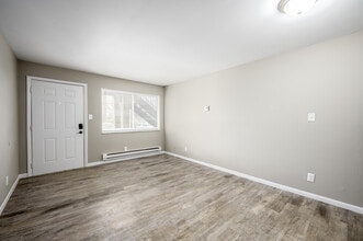 337 N Butler Ave in Marion, IN - Foto de edificio - Interior Photo