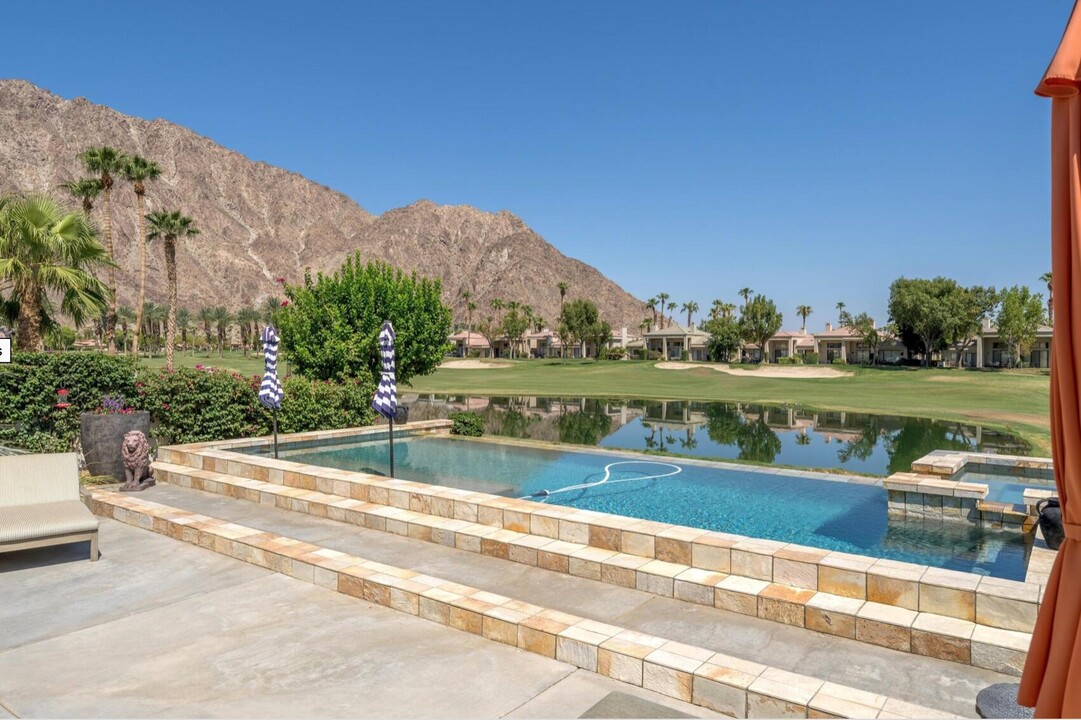 54562 Tanglewood in La Quinta, CA - Building Photo