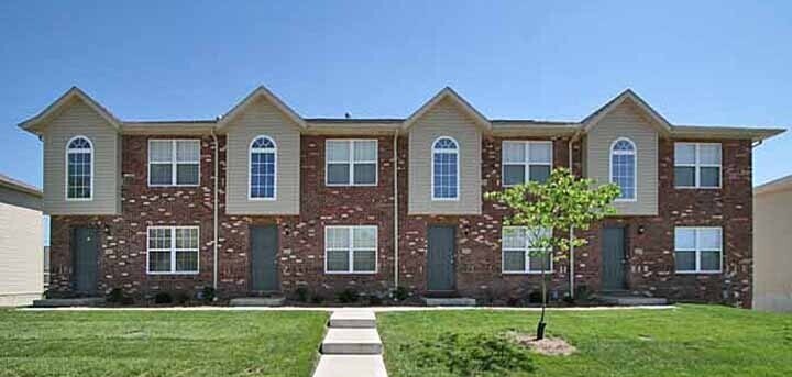 482 Parkside Commons Ct in Collinsville, IL - Building Photo
