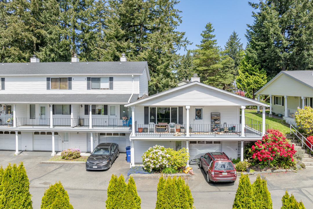 Colonial Forest in Federal Way, WA - Building Photo