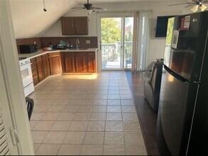 78 Memorial Dr-Unit -2 in Pawtucket, RI - Foto de edificio - Building Photo