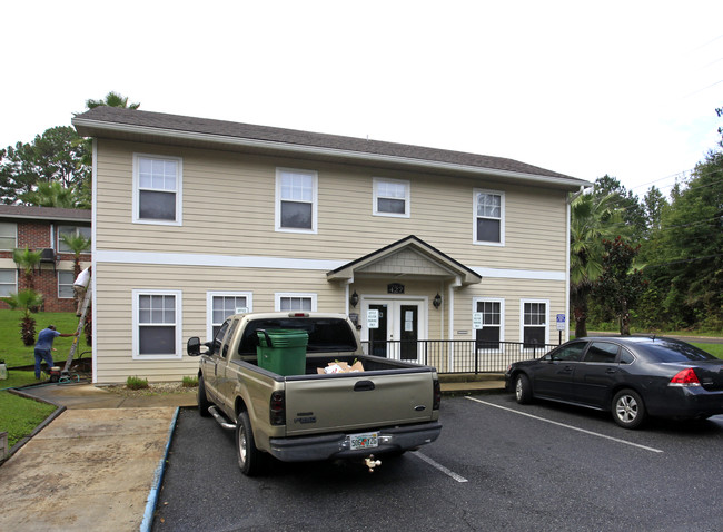 Gadsden Arms Apartments in Quincy, FL - Building Photo - Building Photo