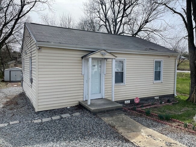 1202 Hoover Ave in High Point, NC - Building Photo - Building Photo