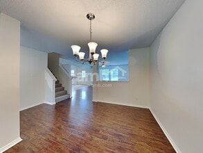 10275 Holly Berry Cir in Fishers, IN - Foto de edificio - Building Photo