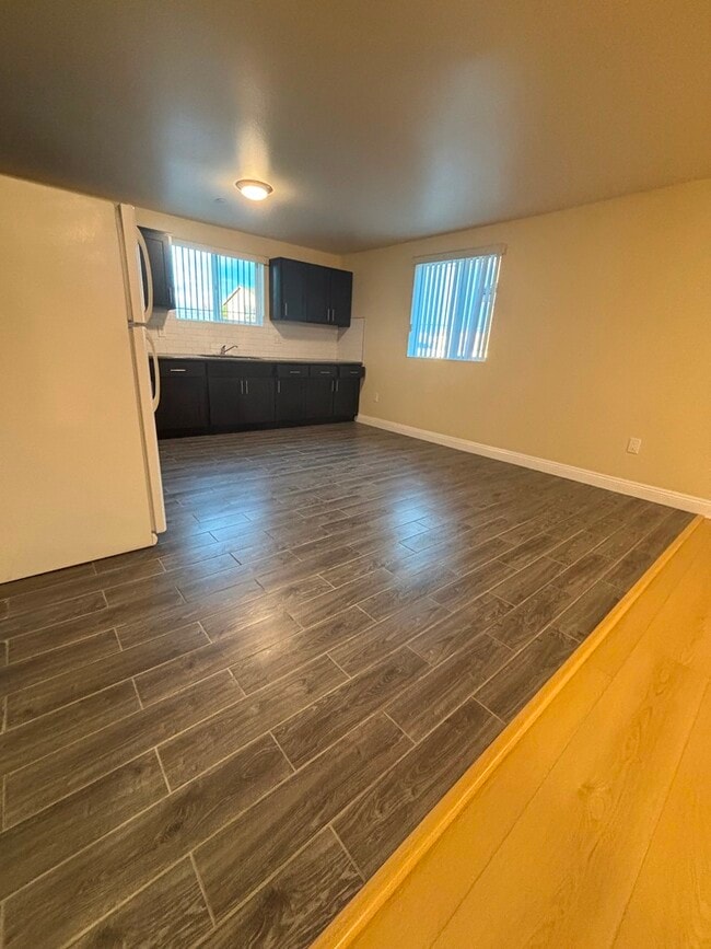 522 W 51st St in Los Angeles, CA - Building Photo - Building Photo