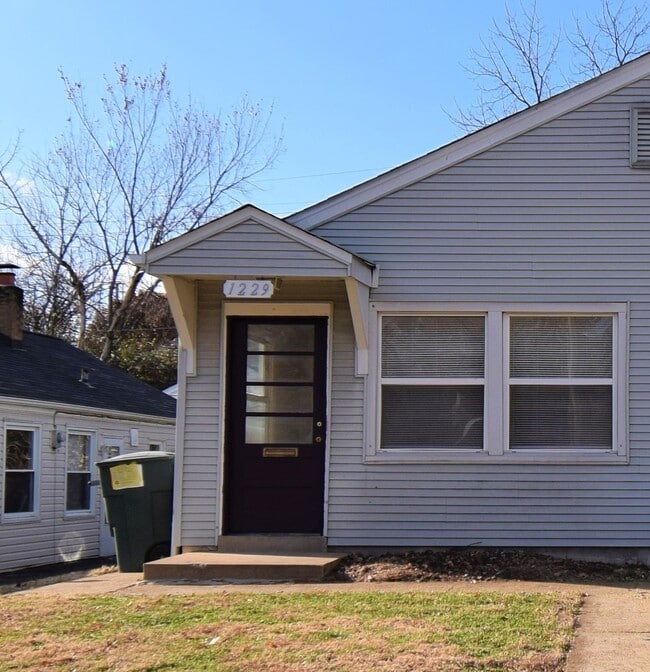 1229 Louisville Ave in St. Louis, MO - Building Photo - Building Photo