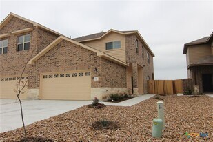 311 Creekside Curve in New Braunfels, TX - Building Photo