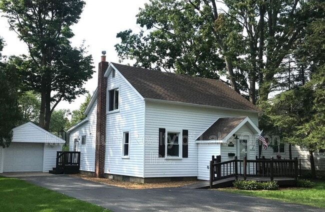 property at 222 Franklin St