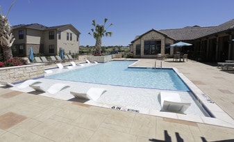 Vistas at Red Creek in San Angelo, TX - Building Photo
