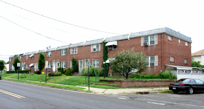 1602-1604 Liberty St in Trenton, NJ - Building Photo - Building Photo