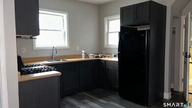 222 Hallock Ave in New Haven, CT - Building Photo - Building Photo
