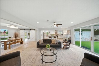 4003 Mischire Dr in Houston, TX - Building Photo - Building Photo
