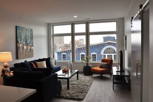 Duveneck Square in Covington, KY - Building Photo
