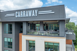 Carraway Village in Chapel Hill, NC - Foto de edificio - Building Photo