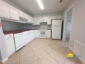36 Chatelaine Cir SE in Fort Walton Beach, FL - Foto de edificio - Building Photo