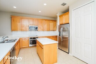 8226 Dunham Station Dr in Tampa, FL - Building Photo - Building Photo