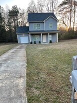 7327 Tiderace Ct in Palmetto, GA - Building Photo