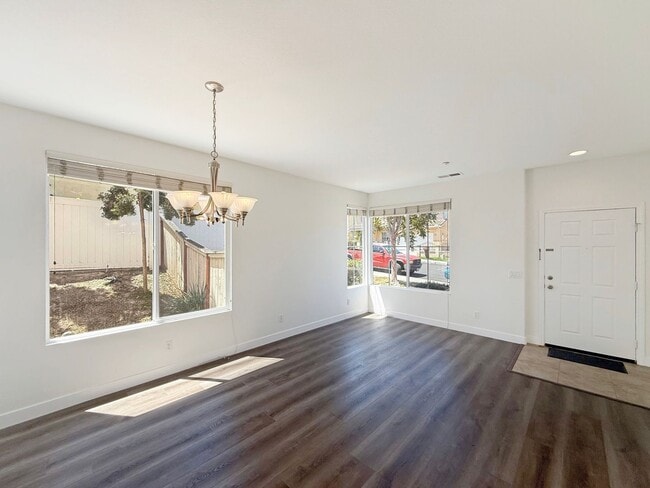 2022 Date St in Vista, CA - Building Photo - Building Photo
