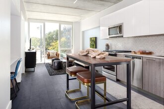 1640 W Division St in Chicago, IL - Building Photo - Building Photo