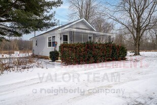5066 Newton Falls Rd in Ravenna, OH - Building Photo