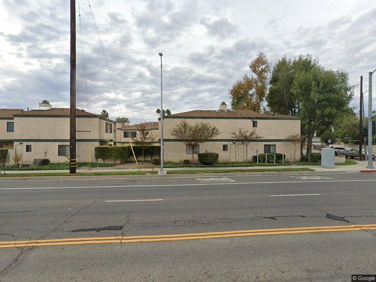 19654 Roscoe Blvd in Los Angeles, CA - Building Photo