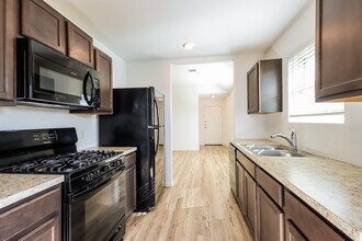 8707 Wooster Trails Dr in Baytown, TX - Building Photo - Building Photo