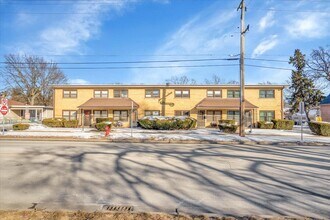 18333 Wentworth Ave in Lansing, IL - Building Photo - Building Photo