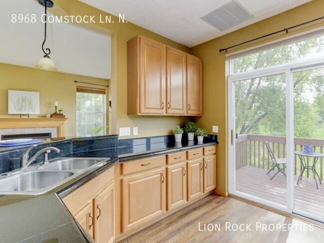 8968 Comstock Ln N in Maple Grove, MN - Building Photo - Building Photo