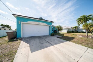2122 SW 29th Terrace in Cape Coral, FL - Building Photo