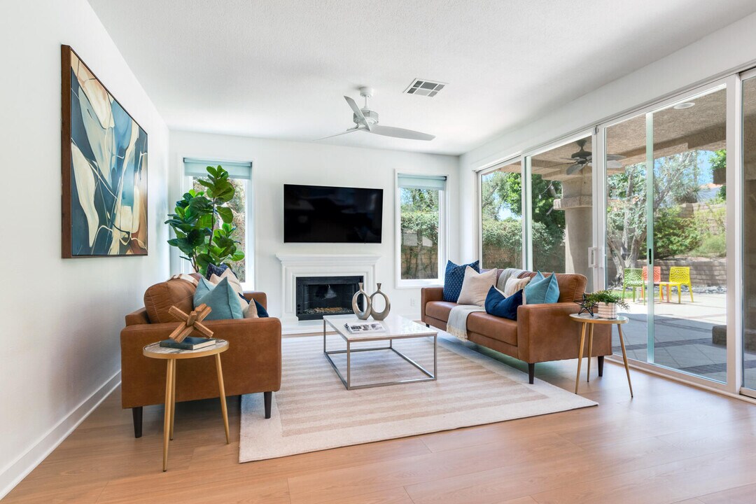 403 Cypress Point Dr in Palm Desert, CA - Building Photo