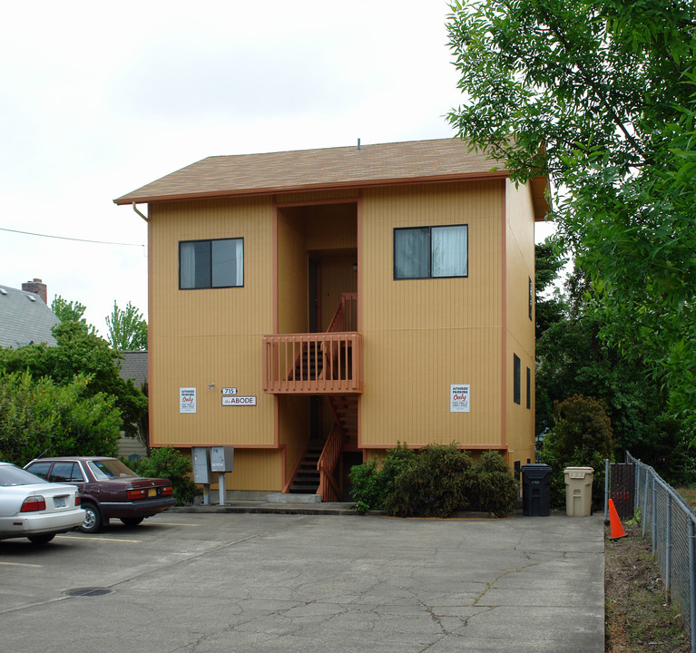 The Abode in Corvallis, OR - Building Photo