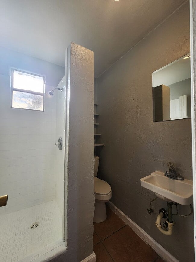 1214 S Ridgewood Ave in Daytona Beach, FL - Building Photo - Building Photo