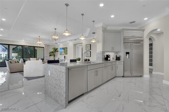 16387 Viansa Wy in Naples, FL - Building Photo - Building Photo