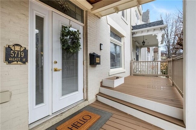 5719 Walnut St in Pittsburgh, PA - Building Photo - Building Photo