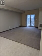 239 Auburn Dr in Waterloo, ON - Building Photo - Building Photo