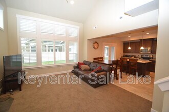 1867 Trail Heights Dr in Riverton, UT - Building Photo - Building Photo