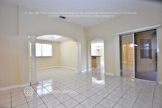 1067 NW 135th Ct in Miami, FL - Building Photo - Building Photo