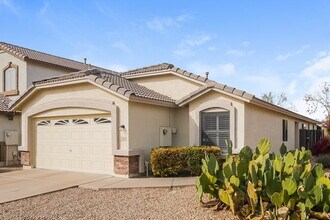 3424 E Wahalla Ln in Phoenix, AZ - Foto de edificio - Building Photo