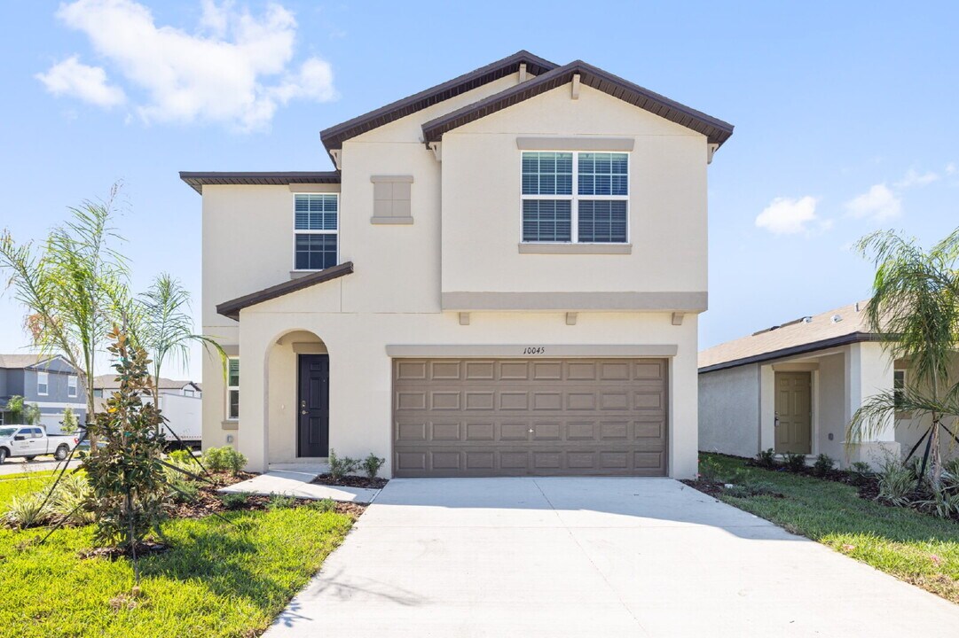 10045 Branching Ship Trce in Wesley Chapel, FL - Building Photo