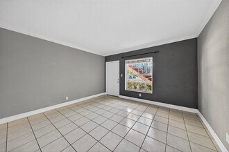 3215 NE 15th St in Pompano Beach, FL - Building Photo - Building Photo