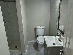 9035 SE Division St in Portland, OR - Building Photo - Building Photo