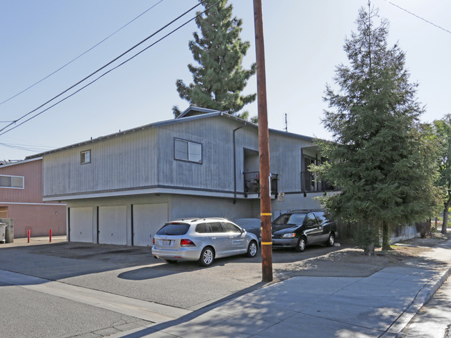 1160 Tollhouse Rd in Clovis, CA - Foto de edificio - Building Photo