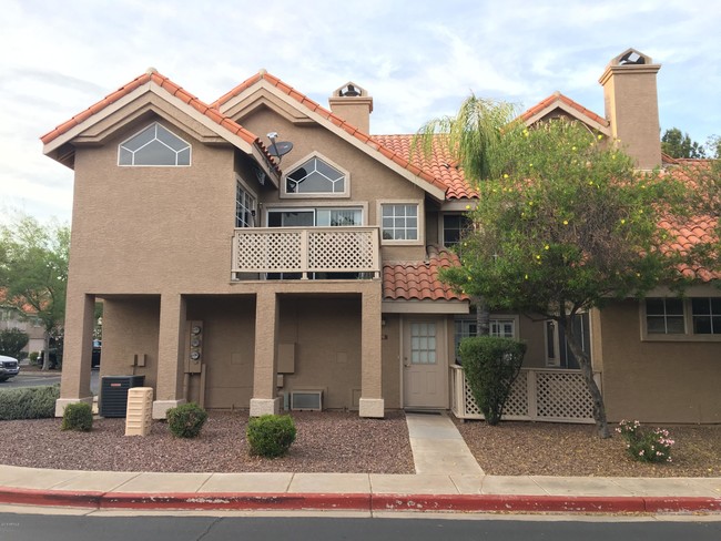property at 1633 E Lakeside Dr