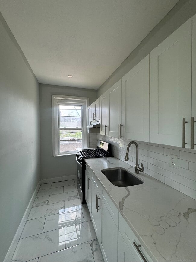648 Ferry St in New Haven, CT - Building Photo - Building Photo