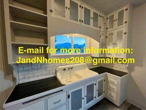 501 E Lincoln Blvd in Libby, MT - Foto de edificio - Building Photo