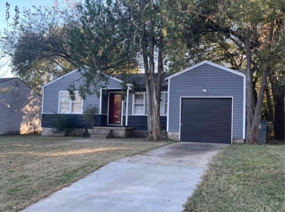 768 E 43rd St N in Tulsa, OK - Building Photo